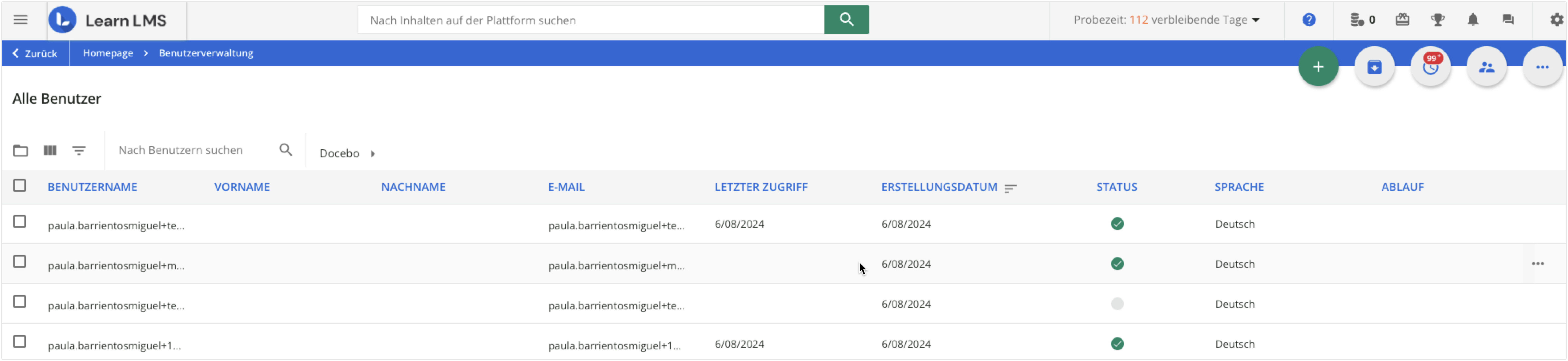 Benutzerverwaltungsseite mit verschiedenen Status